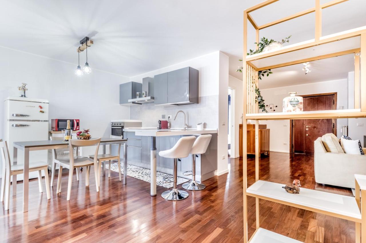 Bbhome Penthouse Bright And Elegant Metro Conca D'Oro Rome Exterior photo